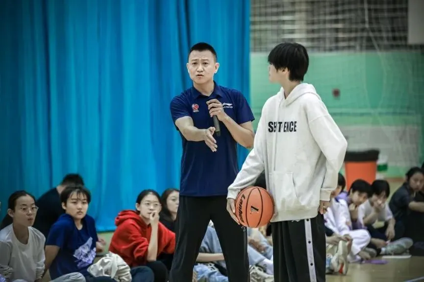 业余爱好者如何在有限时间内追求篮球技能提升_1