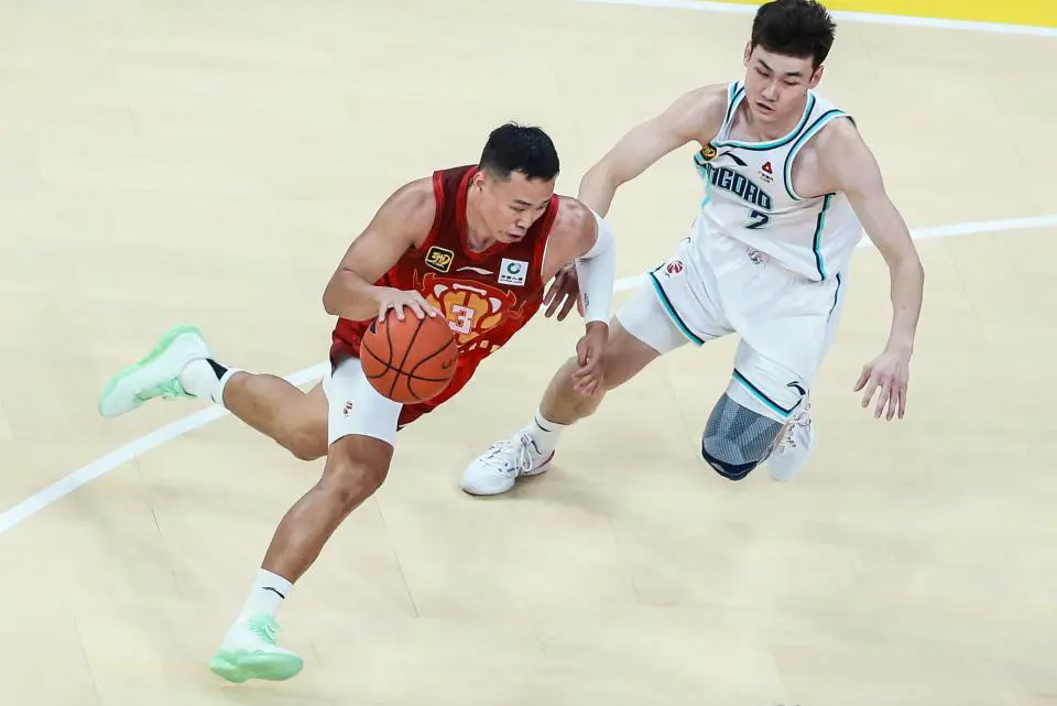 哪里可以学习到高级的篮球战术训练方法?_2